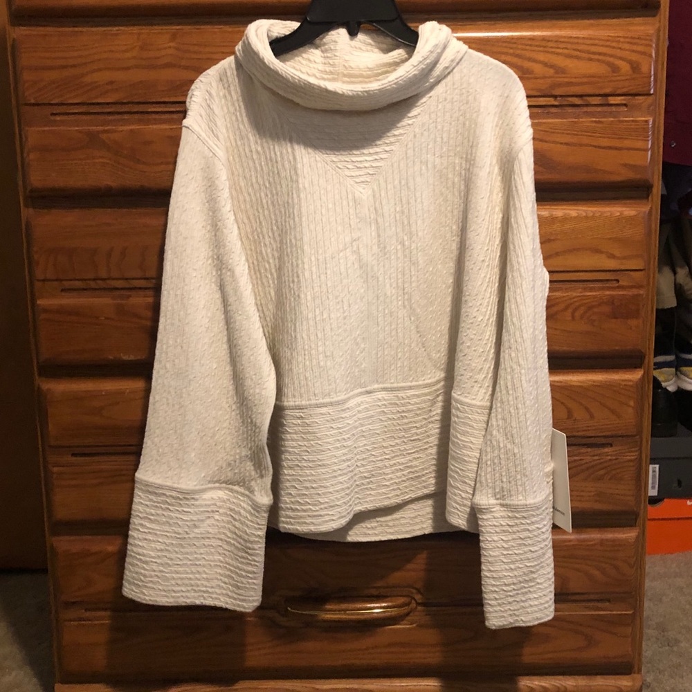 Lululemon Retreat Yourself Pullover - Picture 6 of 8